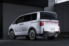 MITSUBISHI デリカD5