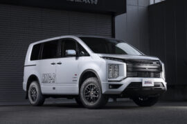 MITSUBISHI デリカD5