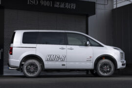 MITSUBISHI デリカD5